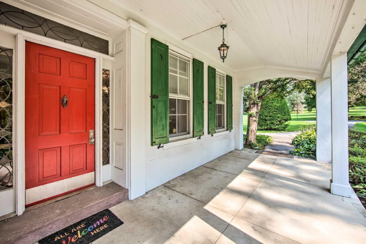 Lovely Reading Home With Large Yard On 7 Acres! Exterior photo